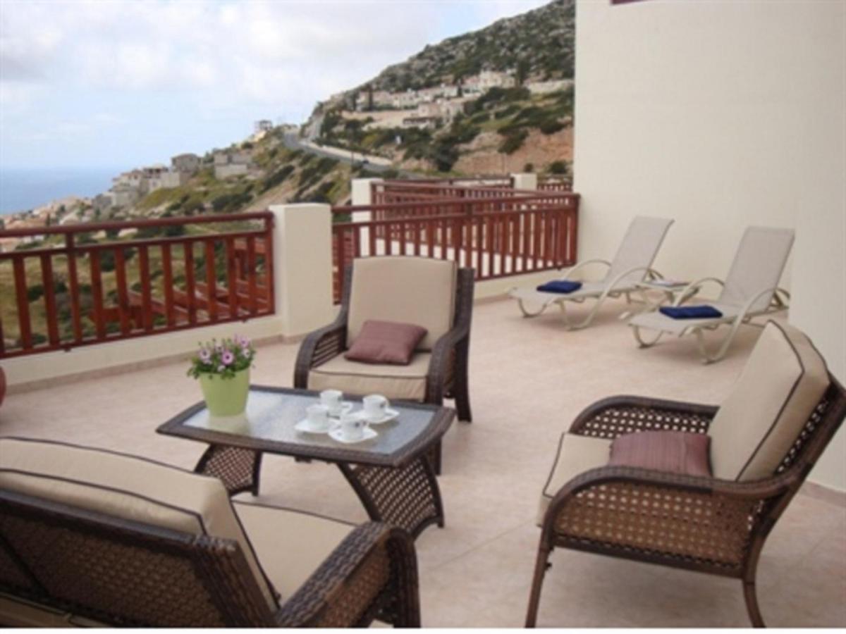 First Floor 2 Bedroom Apartment, Large Balcony, Amazing Sea Views, Communal Pool * Peyia