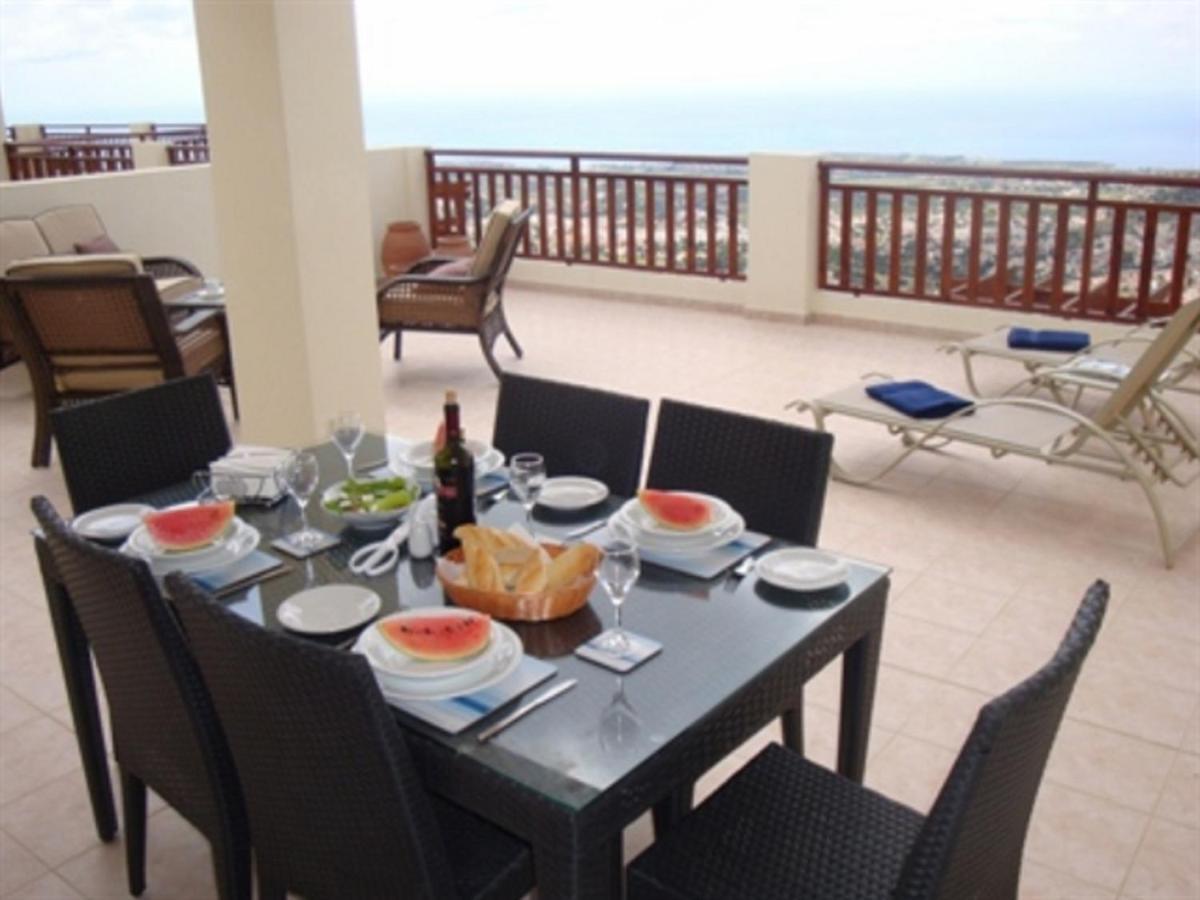 First Floor 2 Bedroom Apartment, Large Balcony, Amazing Sea Views, Communal Pool Peyia