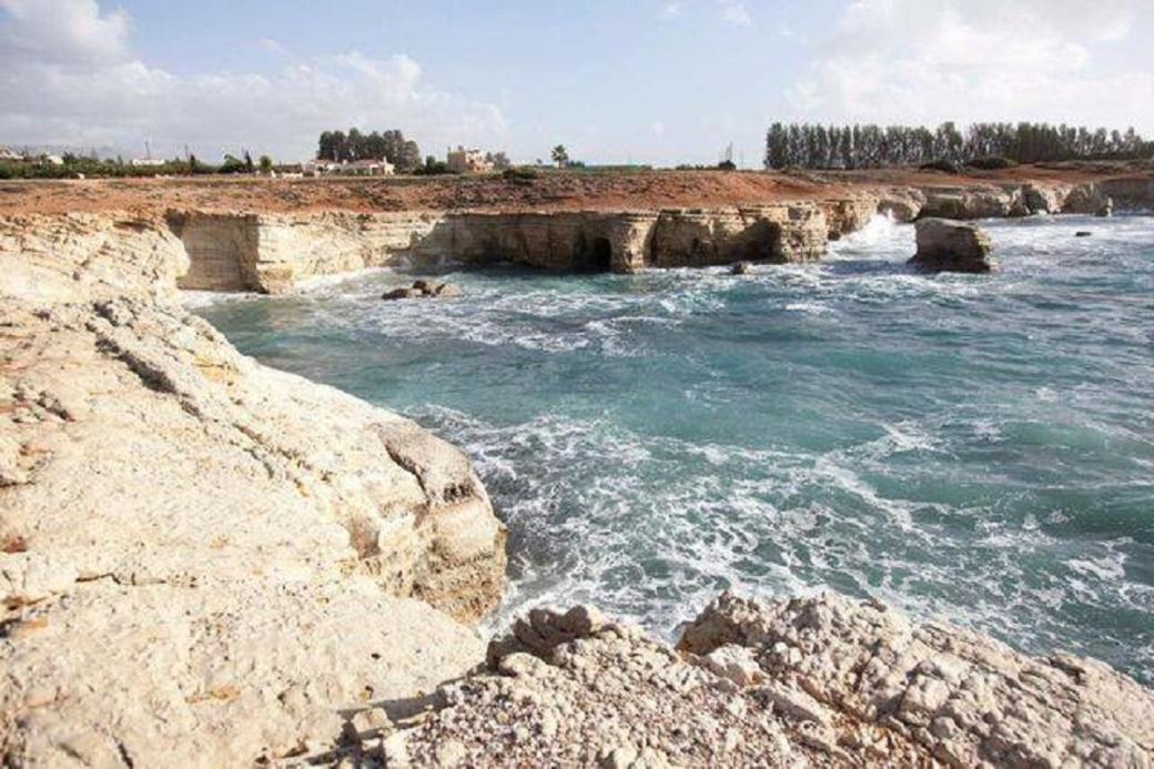 First Floor 2 Bedroom Apartment, Large Balcony, Amazing Sea Views, Communal Pool Apartment Peyia